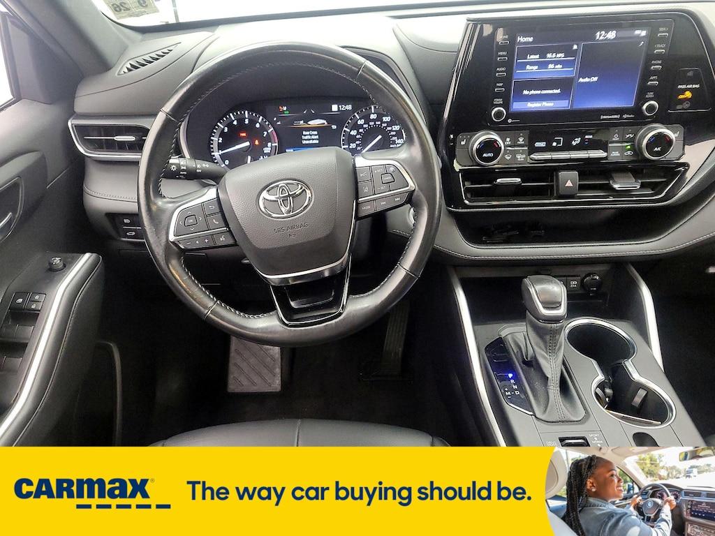 used 2021 Toyota Highlander car, priced at $34,998