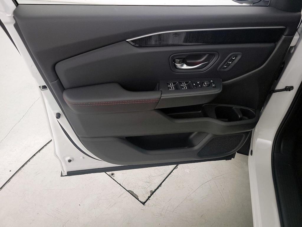 used 2025 Honda Pilot car, priced at $52,998