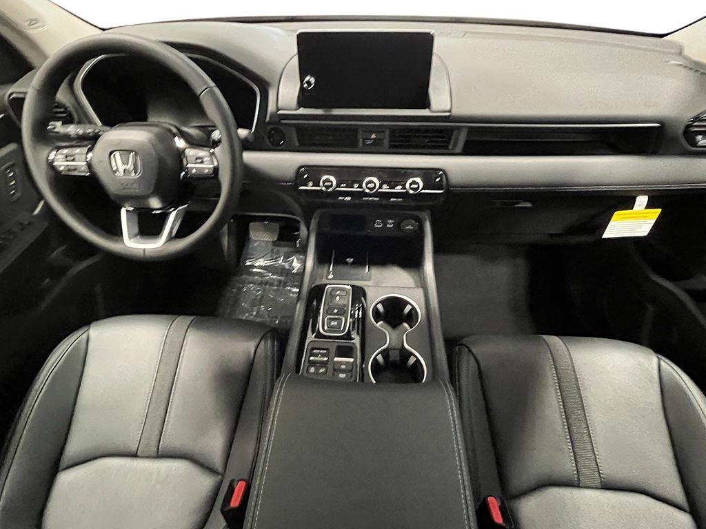 new 2025 Honda Pilot car, priced at $52,651