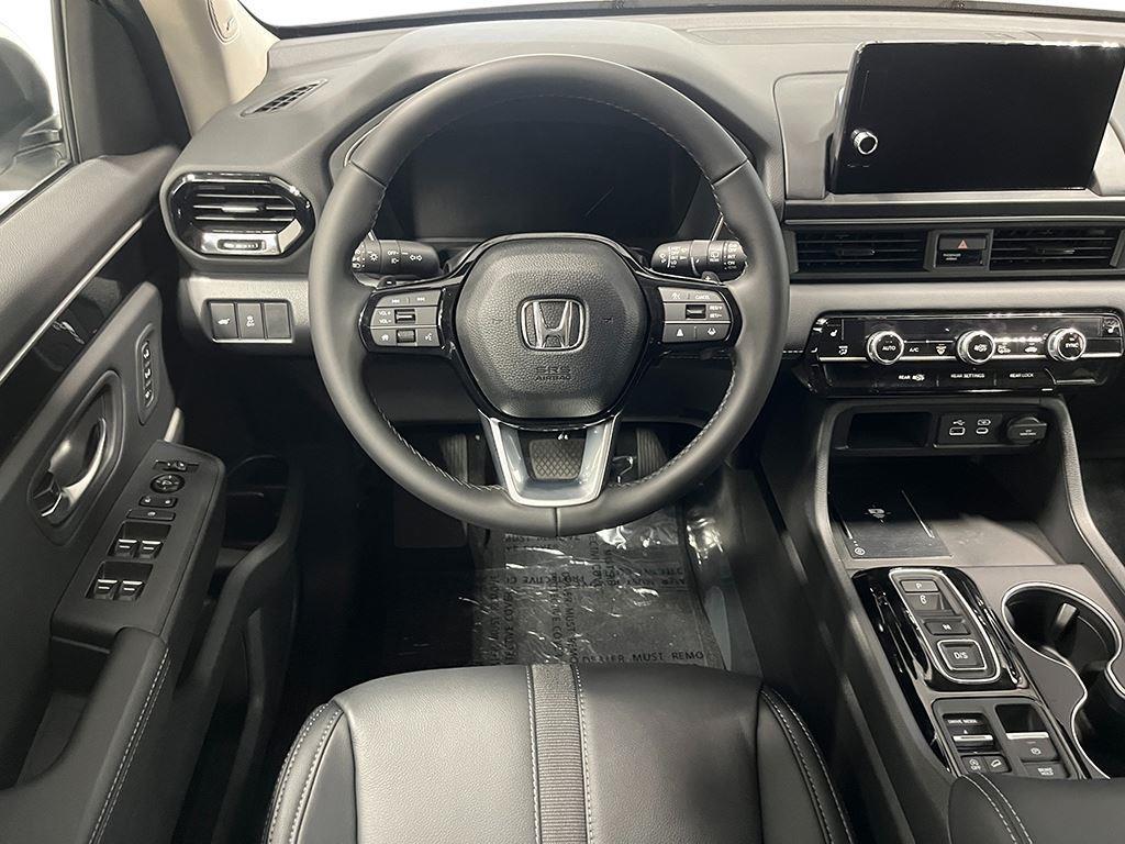 new 2025 Honda Pilot car, priced at $52,651
