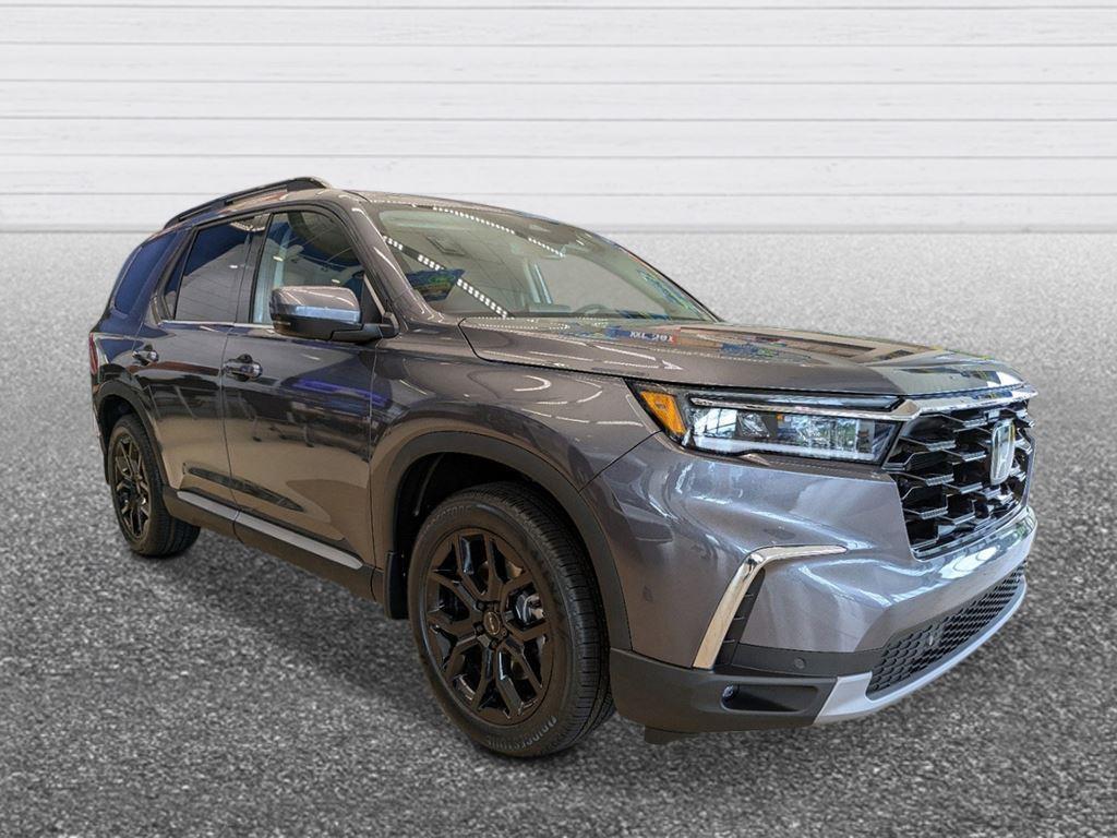 new 2025 Honda Pilot car, priced at $52,651