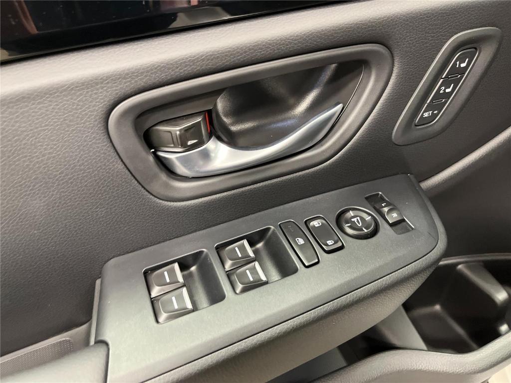 new 2025 Honda Pilot car, priced at $52,651