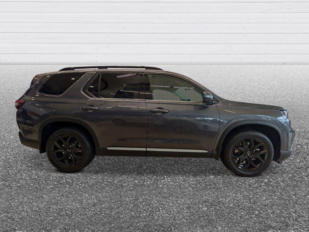 new 2025 Honda Pilot car, priced at $52,651