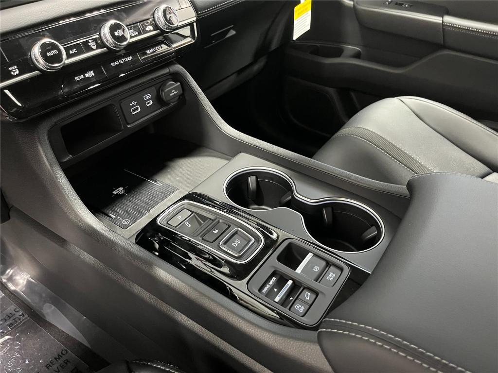 new 2025 Honda Pilot car, priced at $52,651