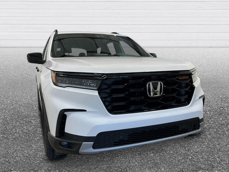 new 2025 Honda Pilot car, priced at $51,305