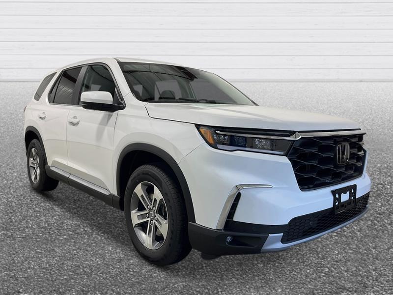 new 2025 Honda Pilot car, priced at $45,694