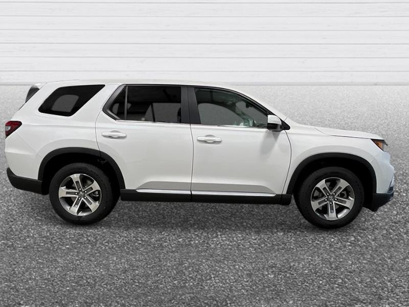 new 2025 Honda Pilot car, priced at $45,694