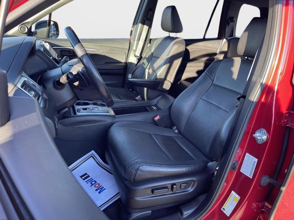 used 2023 Honda Passport car, priced at $31,917