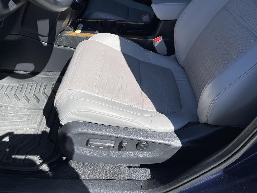 used 2022 Honda CR-V car, priced at $26,795