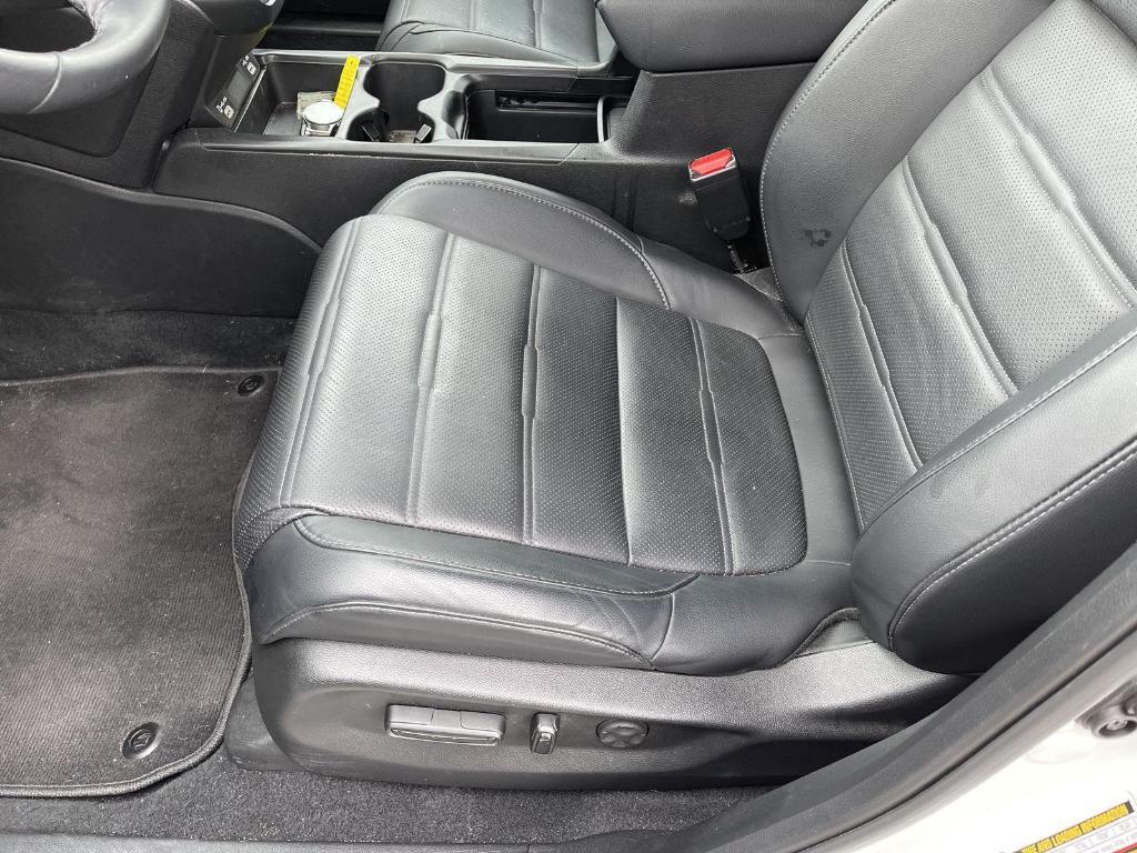 used 2022 Honda CR-V car, priced at $30,664