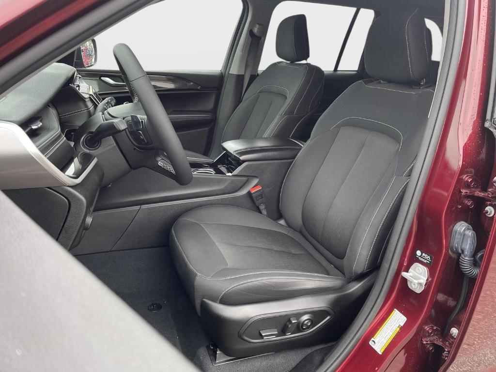 used 2023 Jeep Grand Cherokee car, priced at $29,692