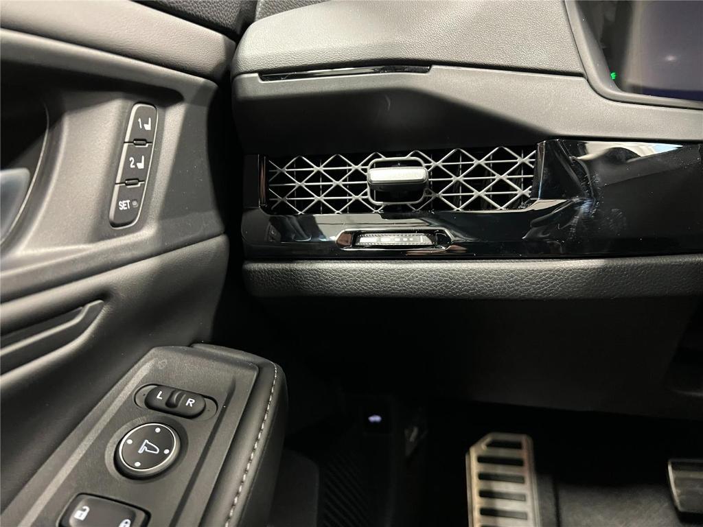 new 2025 Honda Accord Hybrid car, priced at $35,107