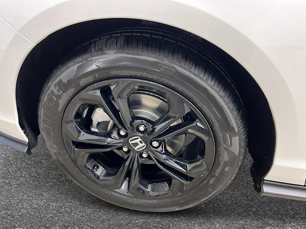 new 2025 Honda Accord car, priced at $31,071