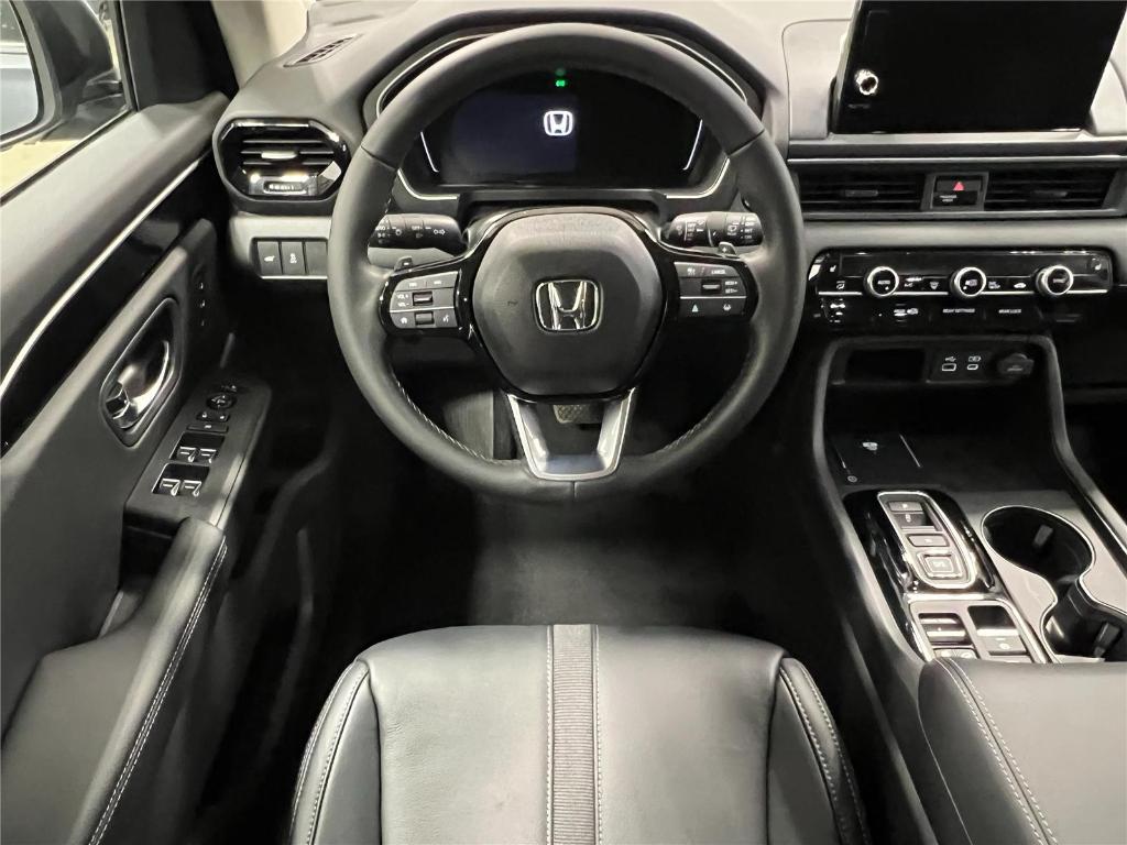 new 2025 Honda Pilot car, priced at $44,740