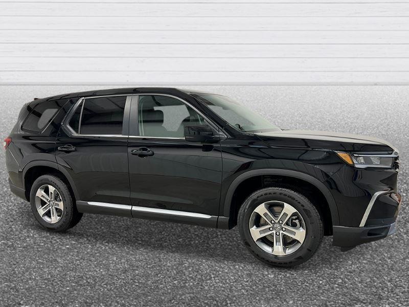 new 2025 Honda Pilot car, priced at $44,740
