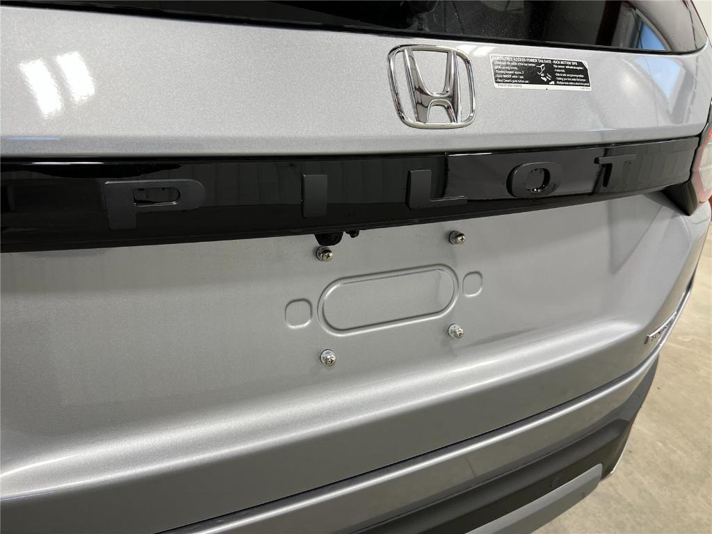 new 2025 Honda Pilot car, priced at $48,540