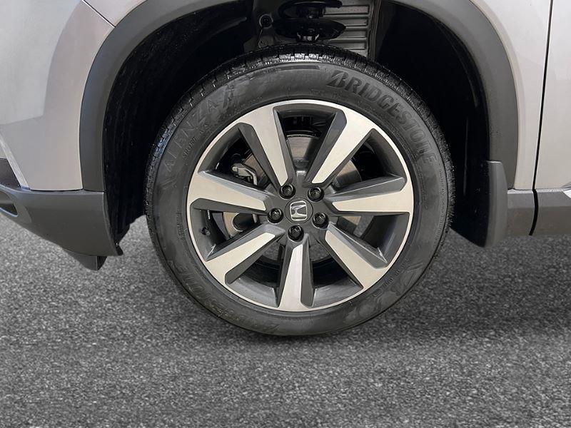 new 2025 Honda Pilot car, priced at $48,540