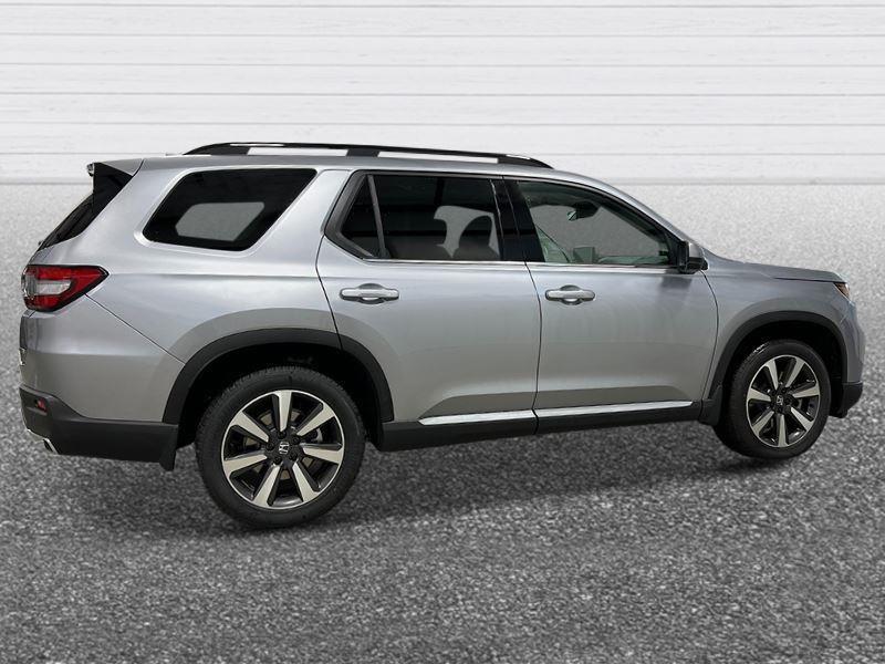 new 2025 Honda Pilot car, priced at $48,540