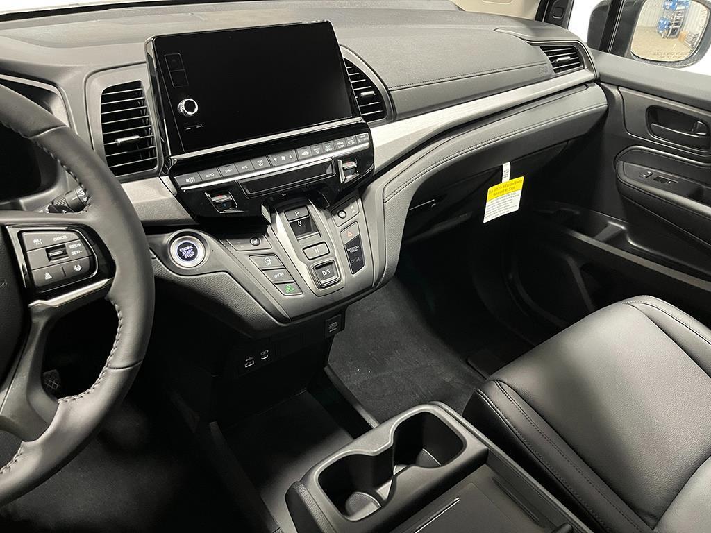new 2026 Honda Odyssey car, priced at $43,404
