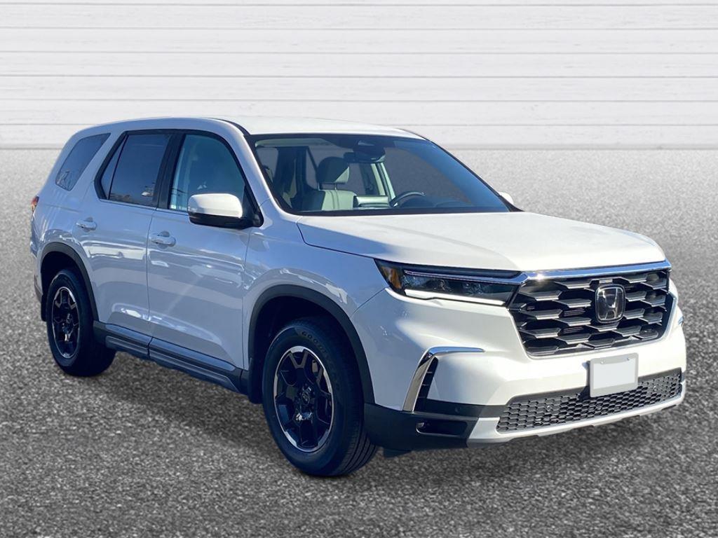 new 2025 Honda Pilot car, priced at $49,650