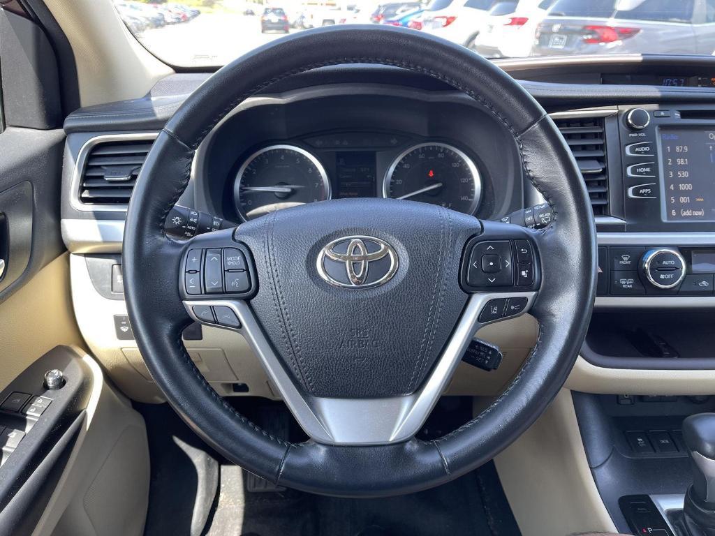 used 2018 Toyota Highlander car, priced at $26,365