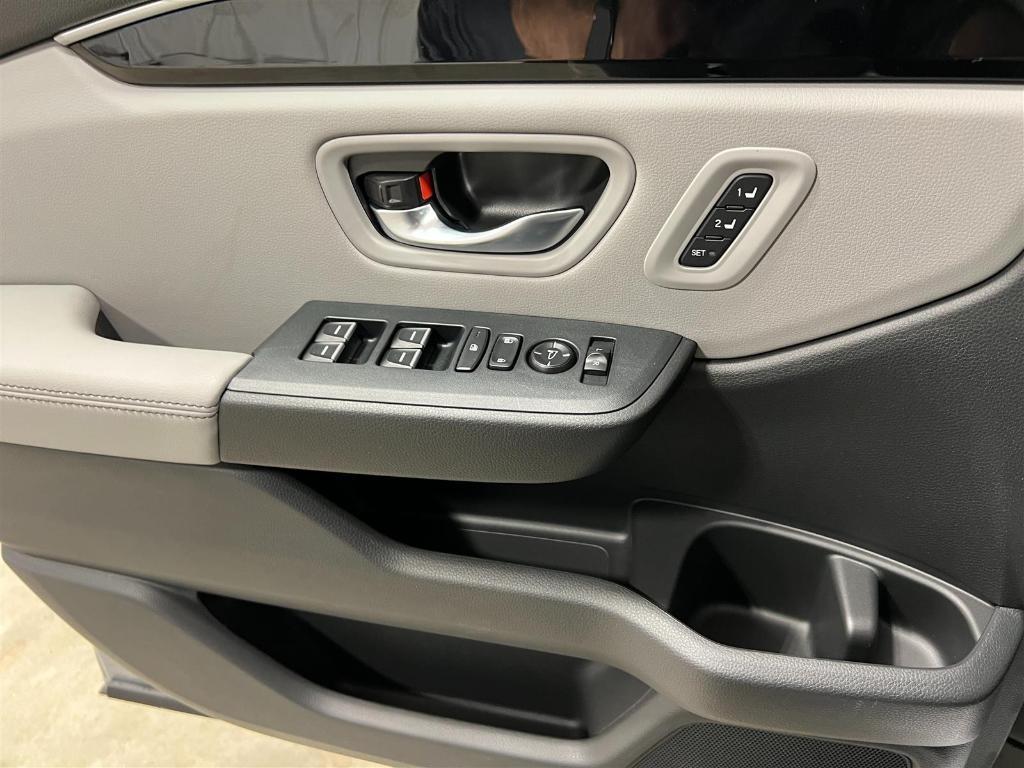 new 2025 Honda Pilot car, priced at $46,317