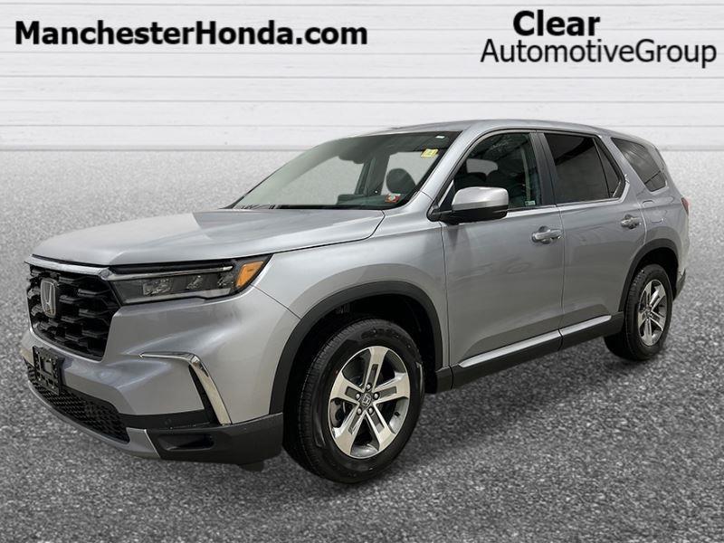 new 2025 Honda Pilot car, priced at $44,740