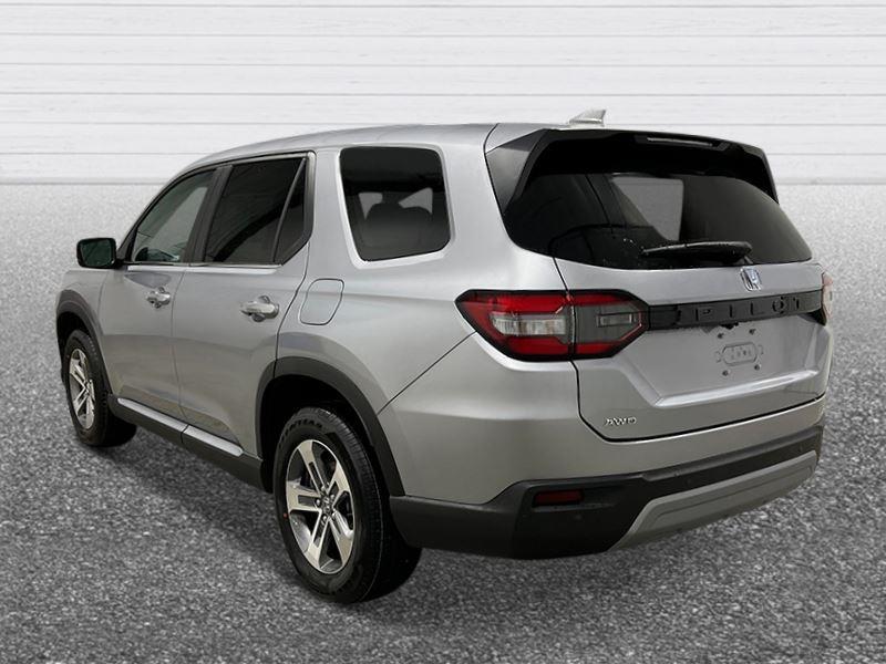 new 2025 Honda Pilot car, priced at $44,740