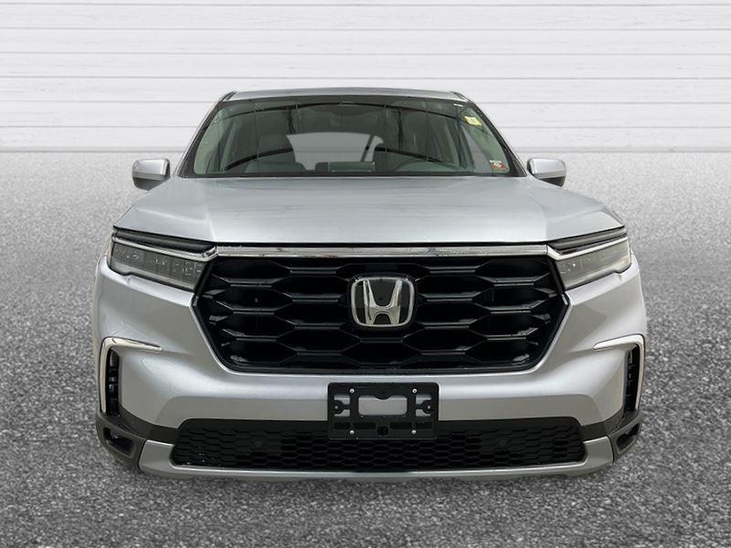 new 2025 Honda Pilot car, priced at $44,740