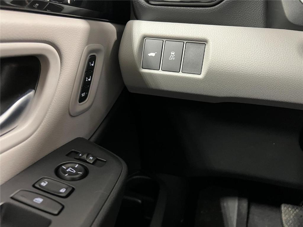 new 2025 Honda Pilot car, priced at $44,740