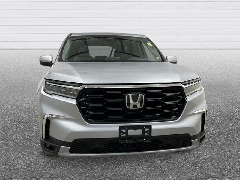 new 2025 Honda Pilot car, priced at $45,256