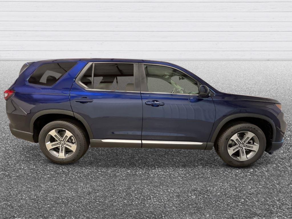 new 2025 Honda Pilot car, priced at $44,740