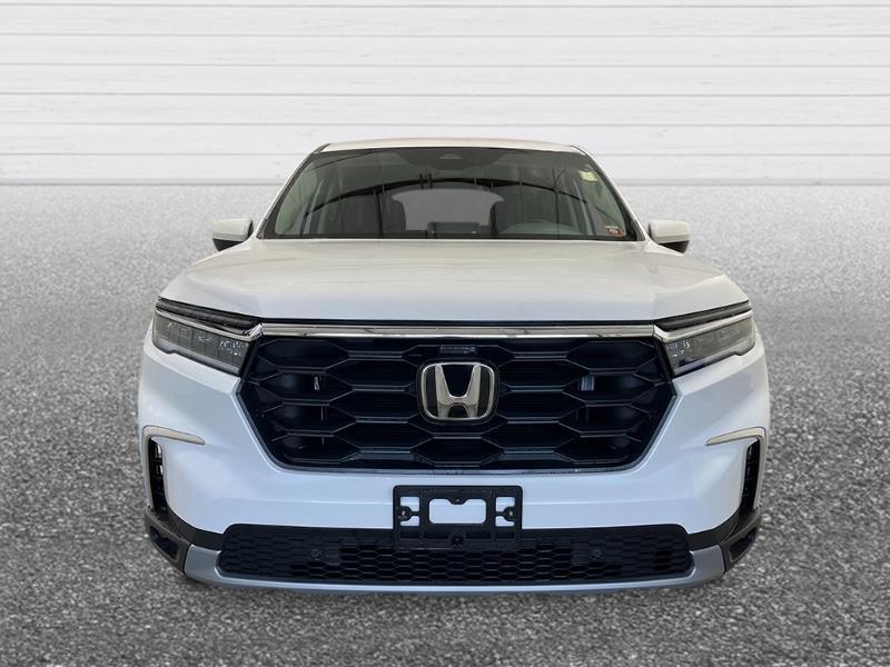 new 2025 Honda Pilot car, priced at $45,932