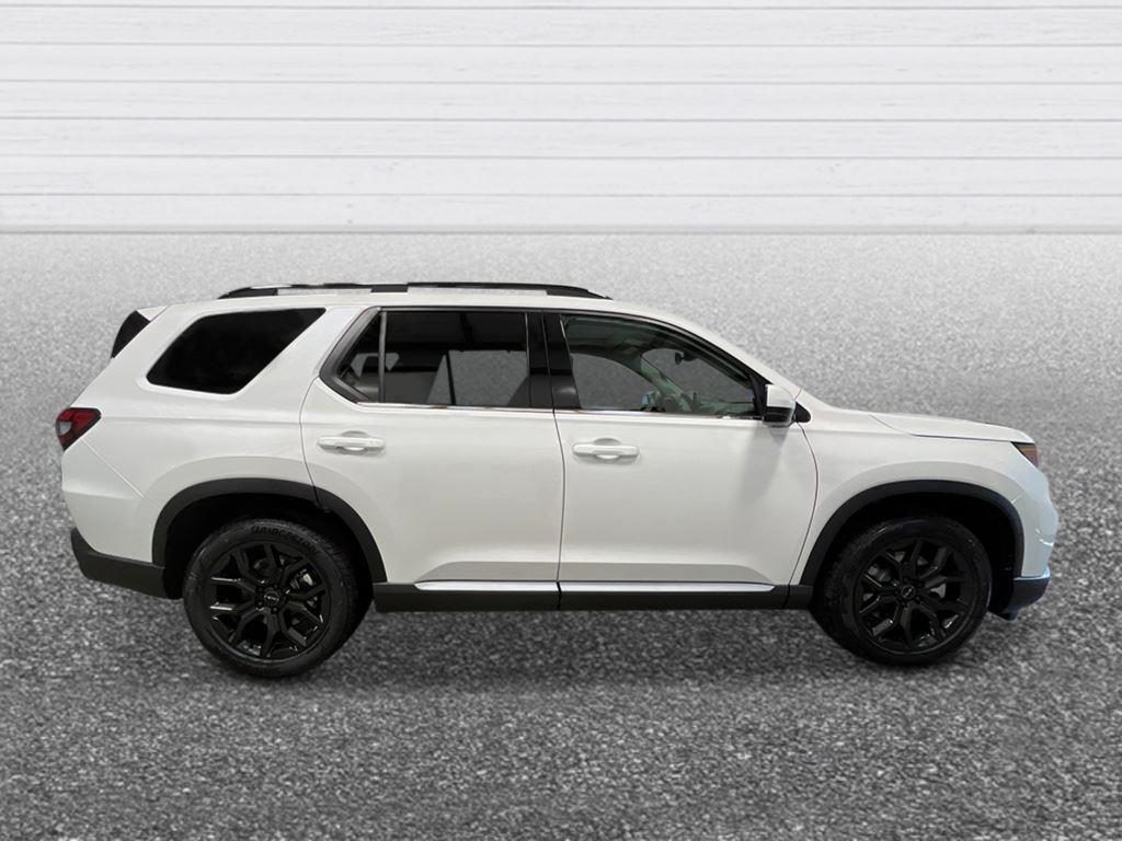 new 2025 Honda Pilot car, priced at $52,381