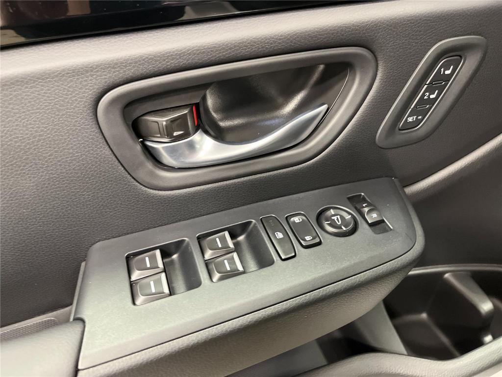 new 2025 Honda Pilot car, priced at $52,381