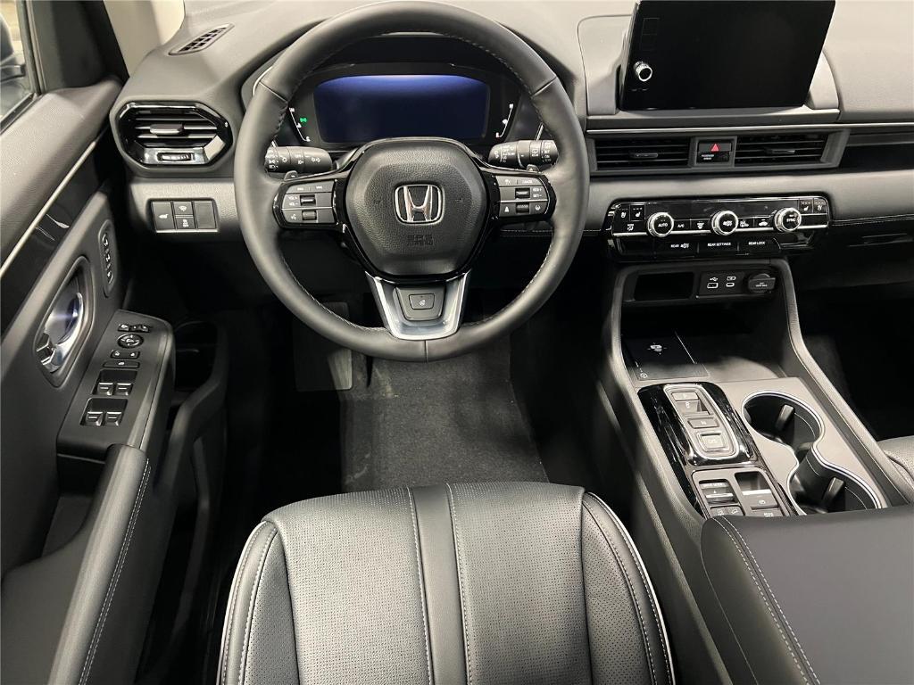 new 2025 Honda Pilot car, priced at $51,846