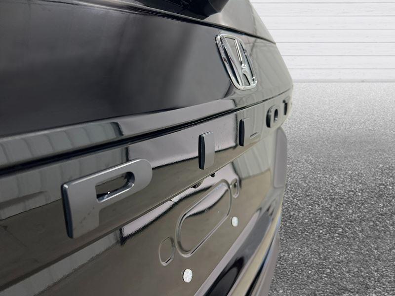 new 2025 Honda Pilot car, priced at $51,846