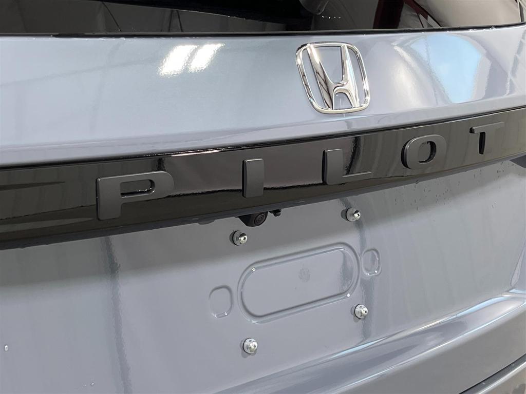 new 2025 Honda Pilot car, priced at $43,267