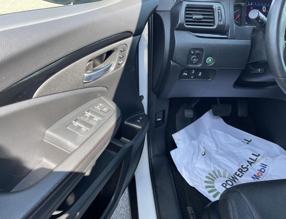 used 2022 Honda Pilot car, priced at $35,620