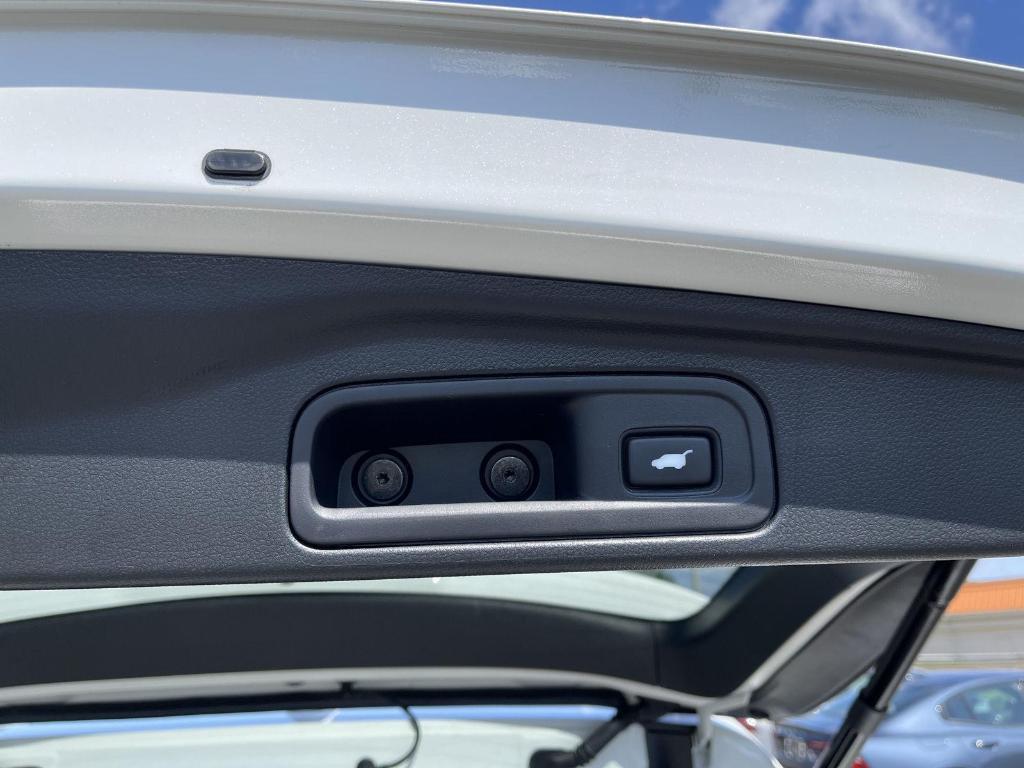 used 2022 Honda Pilot car, priced at $35,620