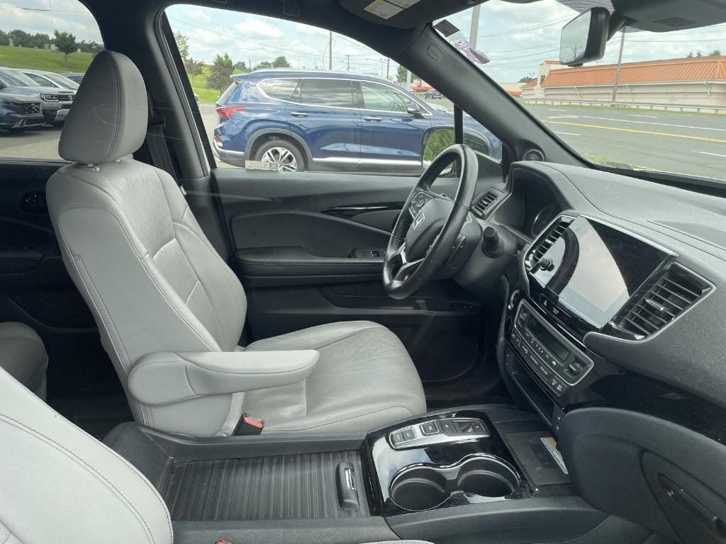 used 2022 Honda Passport car, priced at $34,492