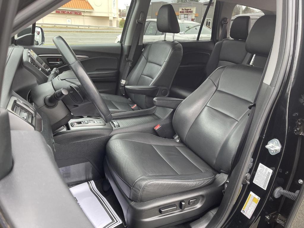 used 2022 Honda Pilot car, priced at $31,995