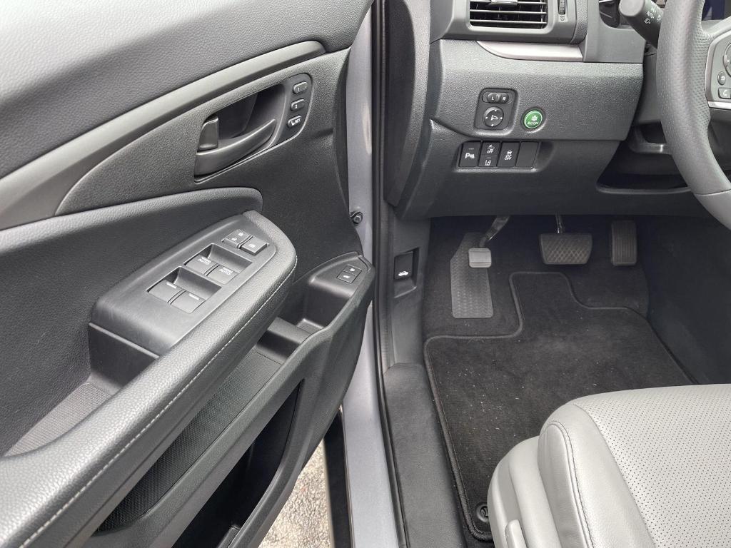 used 2022 Honda Passport car, priced at $32,299