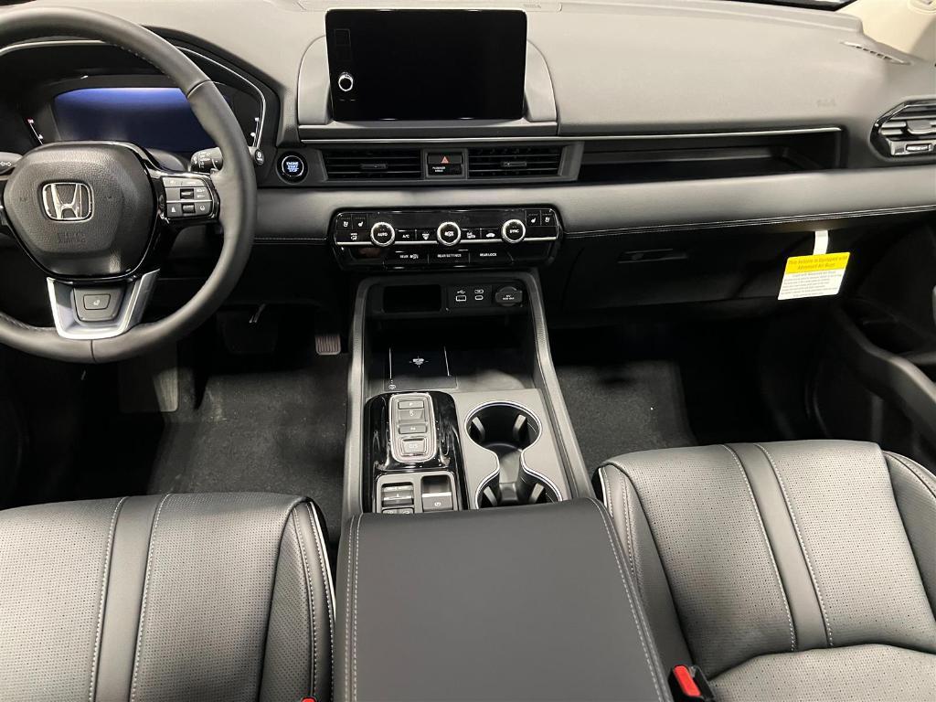 new 2025 Honda Pilot car, priced at $53,335