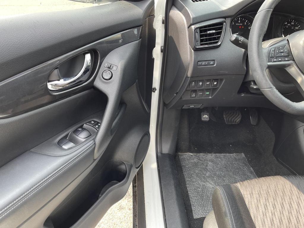 used 2020 Nissan Rogue car, priced at $21,017