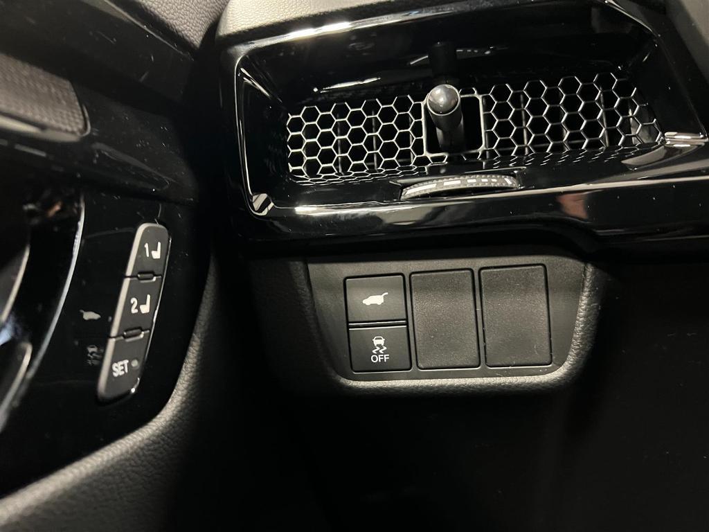new 2025 Honda CR-V Hybrid car, priced at $42,070