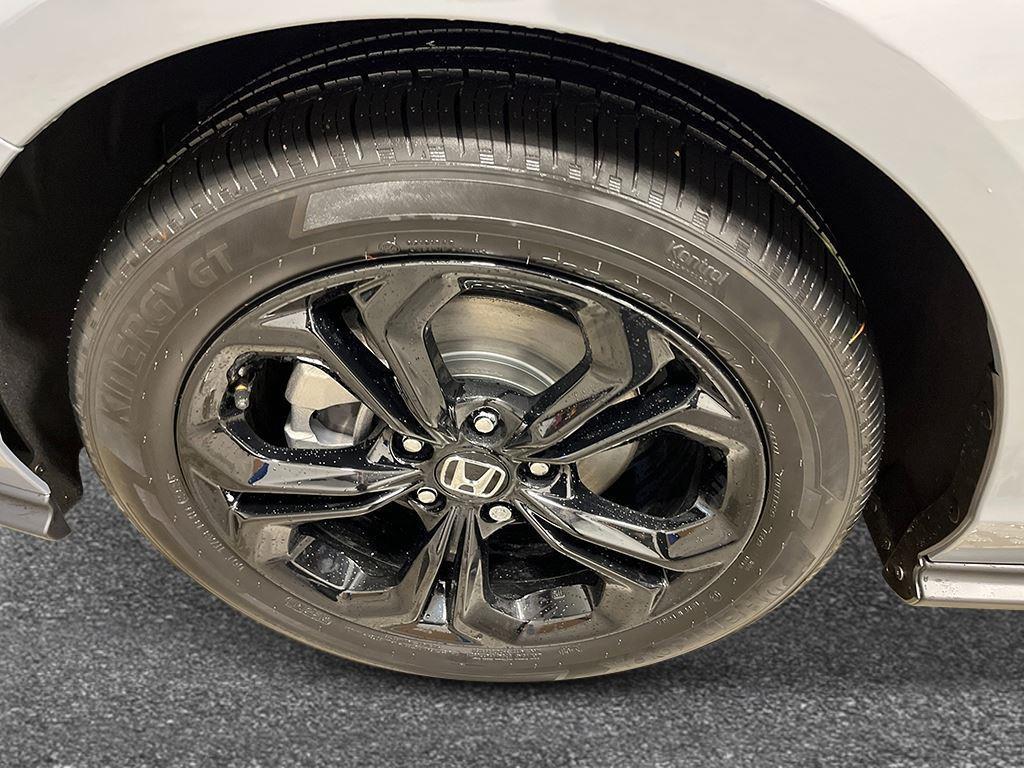 new 2025 Honda Accord car, priced at $31,115