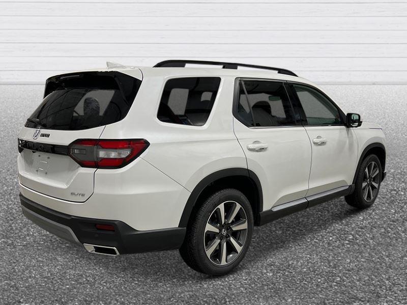 new 2025 Honda Pilot car, priced at $53,335
