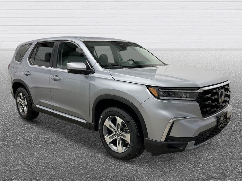 new 2025 Honda Pilot car, priced at $45,874