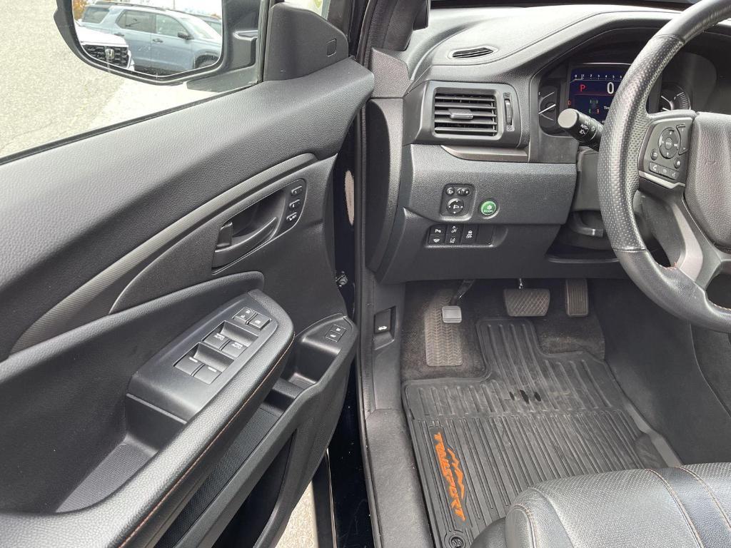 used 2022 Honda Passport car, priced at $33,854